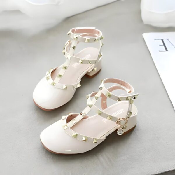 10.remini-enhanced_ef0b4b72-72c0-4443-bb17-46a2c6d6c2f4.jpg Arabella Shoes