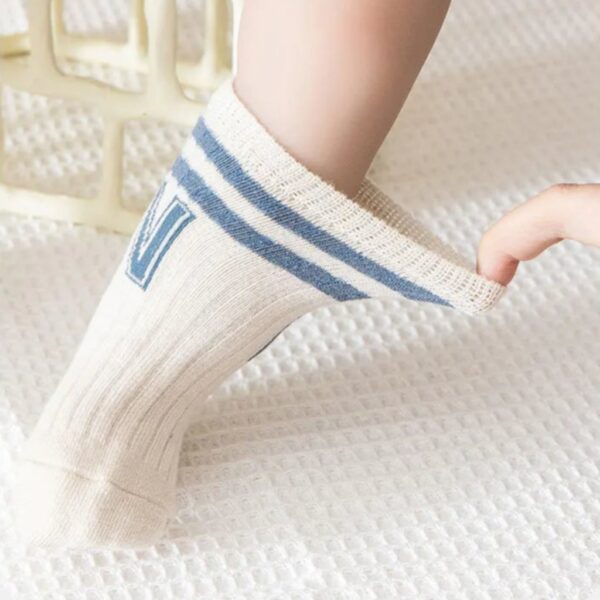 10_e809637b-3a6d-4b61-8a66-95e17de2a2c4.jpg 3 Pairs of Unisex Socks