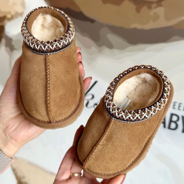 2_c078ae5a-f960-4bf3-a9ca-1af65898910a.jpg Children's Slipper-Style Mini Boots