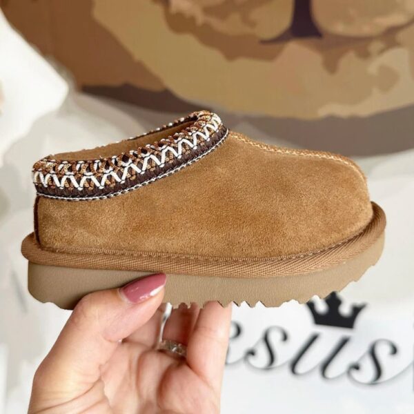 4_8887b9fd-b8d6-49fa-9f40-b1ac8e7a8367.jpg Children's Slipper-Style Mini Boots